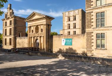 Château de La Tour d'Aigues