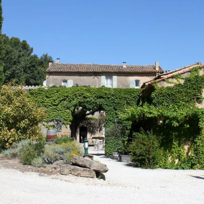 Domaine Faverot - L'Amandier Domaine Faverot - L'Amandier