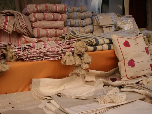 Marché hebdomadaire de Visan ©Muriel Pellegrin