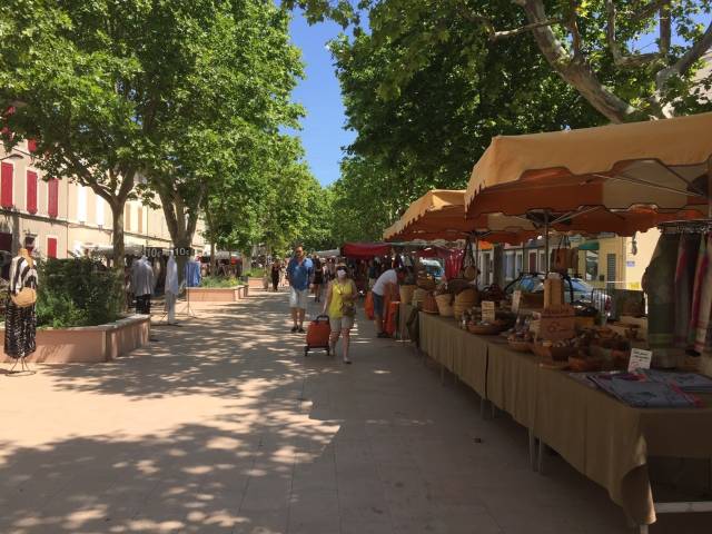 Marché régulier de Pertuis ©Office de Tourisme de Pertuis