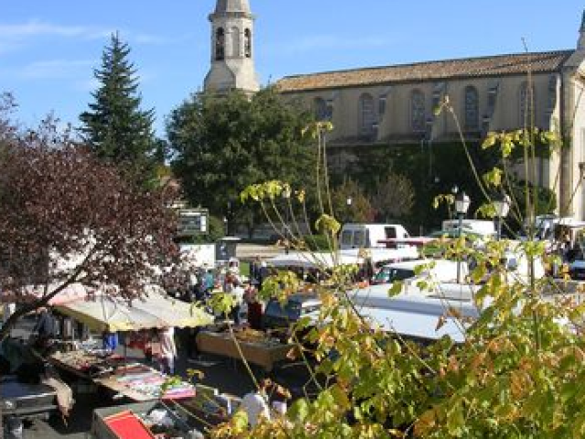 Marché de Morières-lès-Avignon ©@Morières