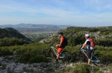 Tour of the Petit Luberon on electric (...)