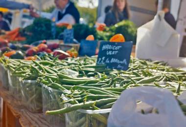 Marché paysan de Coustellet du dimanche ...
