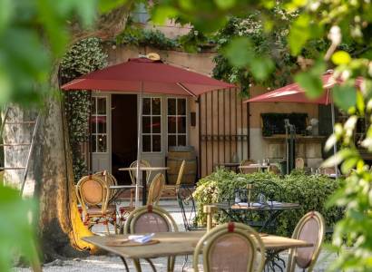Restaurant Sous les Platanes Lagnes