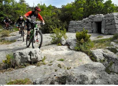 Grande traversée de Vaucluse en VTT-  Etape 4 - D'Aurel à Saint-Saturnin-les-Apt