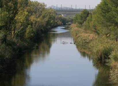 Randonnée pédestre et vélo - Sur les berges du canal de Vaucluse en Avignon