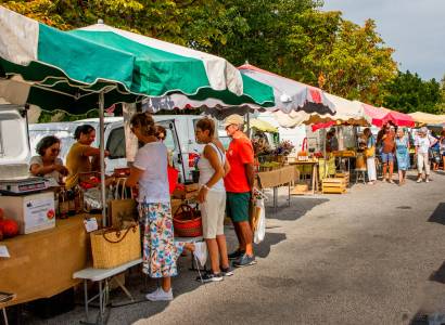 Marché Agricole de Petit-Palais