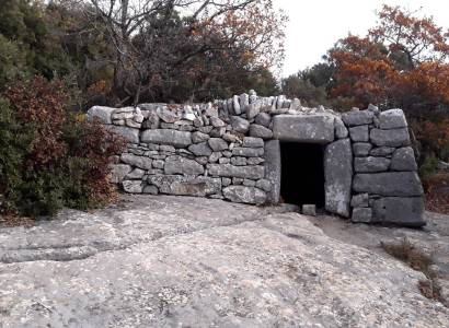 SAINT-SATURNIN-LÈS-APT - Sentier des Aiguiers