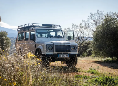 Visite "du terroir à la bouteille" en Defender - Domaine de Piéblanc