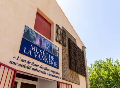 Atelier corbeille en papier au Musée de la Vannerie à Cadenet