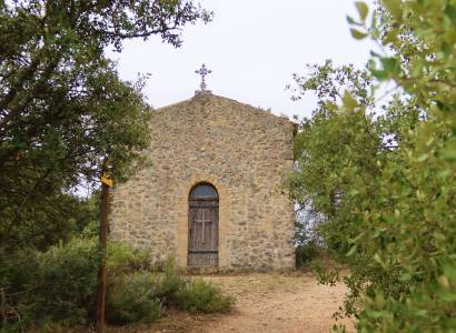 BEAUMONT-DE-PERTUIS - L'eau des fontaines et Chapelle Sainte-Croix