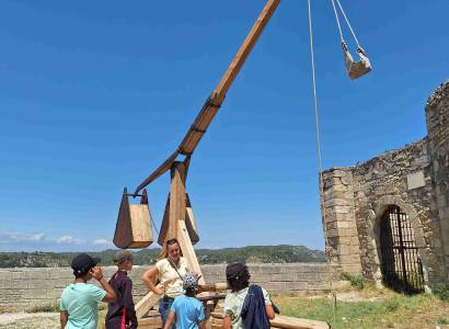 Visite de l'exposition du Fort Saint-André en famille