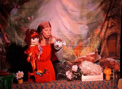 Le tout petit chaperon rouge