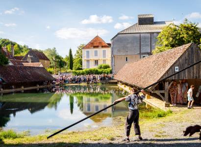 "How much we carry" - Cirque à Cabrières d 'Aigues