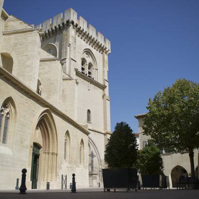 Kapittelkerk Notre-Dame en de bijbehorende kloostergang