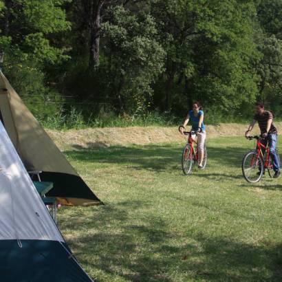 Aire de stationnement camping-cars -Domaine de la Girardière-Rasteau