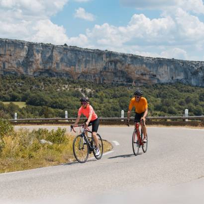 SAINT-SATURNIN-LÈS-APT - À l'assaut des Monts-de-Vaucluse à vélo