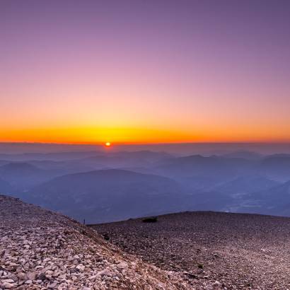 Ascension du Mont Ventoux de nuit pour observer le lever de soleil intégral depuis Sainte Colombe