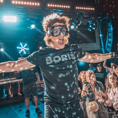 Vaison Night Fever' - 90s / 2000s at the Théâtre Antique