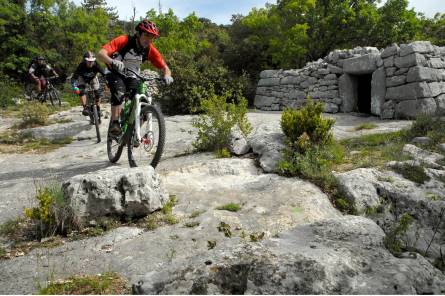 Grande traversée de Vaucluse en VTT-  Etape 4 - D'Aurel à Saint-Saturnin-les-Apt