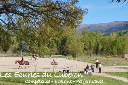 Les Ecuries du Luberon - Centre Equestre - Ecurie de propriétaire