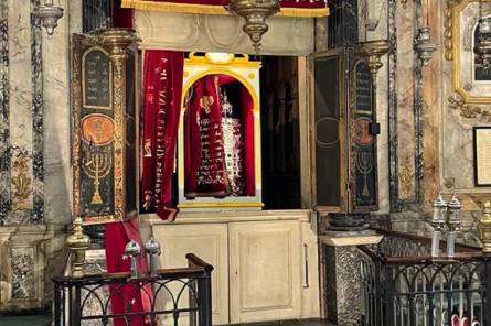 Carpentras, Visite guidée de la Synagogue et évocation de ses anciens quartiers