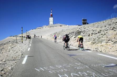 Cyclisme : Ascension du Mont-Ventoux depuis Sault