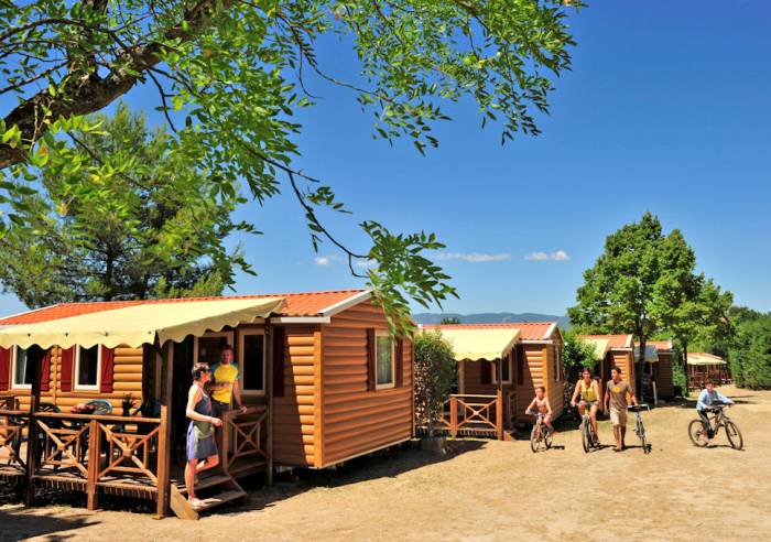 Camping - Pertuis - Luberon - Camping Municipal Les Pinèdes - Vakantie