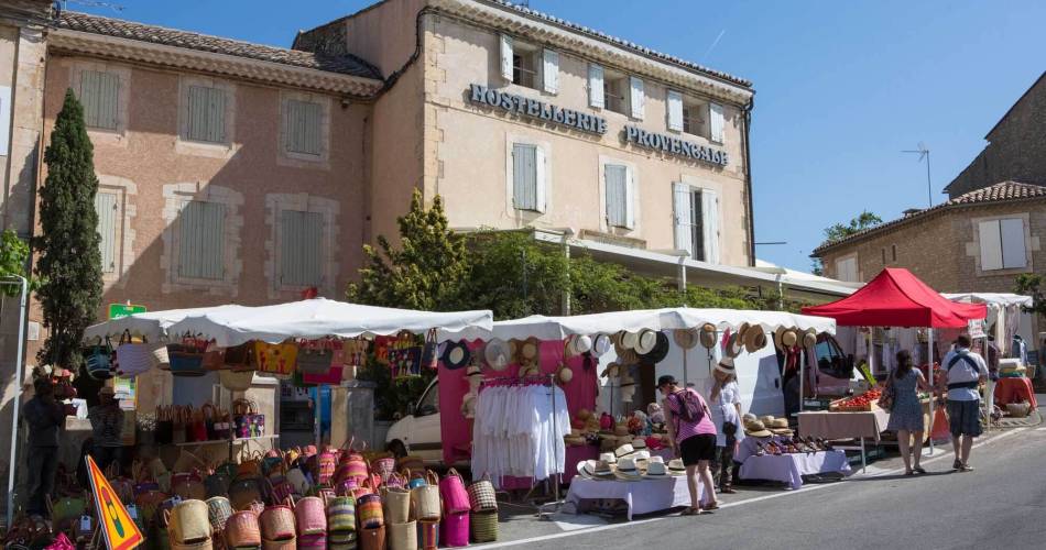 Marché de Gordes@OT Luberon Coeur de Provence