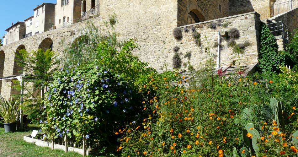 Circuit Routier - Châteaux et jardins en Luberon@Droits libres Lauris, jardin, Luberon, tourisme, itinéraire