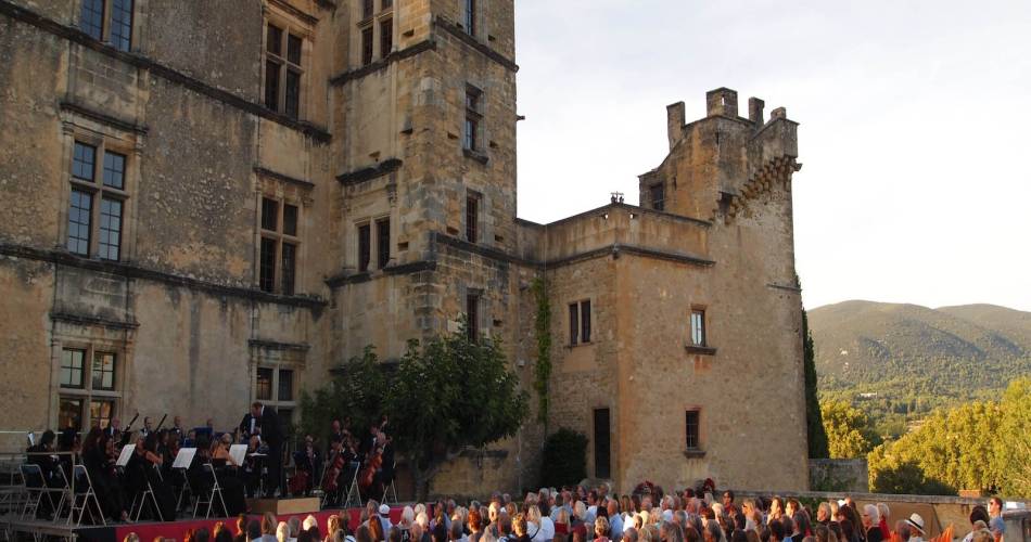 Château de Lourmarin@Droits Gérés Fond. Laurent-Vibert