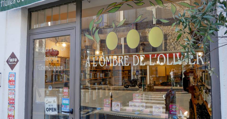 A l'Ombre de l'Olivier@A l'ombre de l'olivier