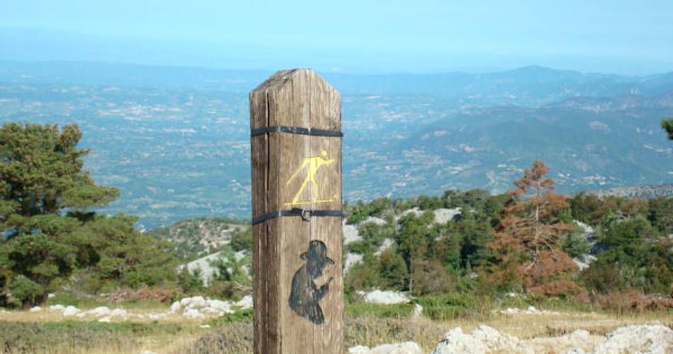 V06 Sentier de Découverte Jean-Henri Fabre@Droits libres V. Biset - Ventoux