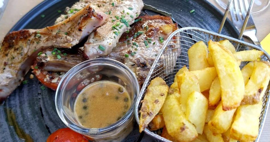 Hôtel Restaurant le Blueberry@hotel Blueberry malaucene