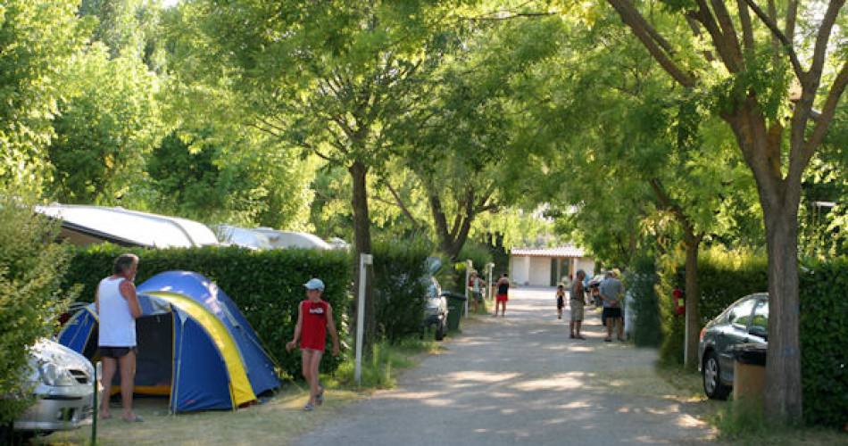 Camping Municipal Coucourelle@Droits gérés F.Vachet - Pernes les Fontaines; Ventoux