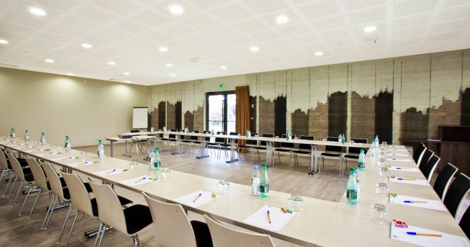 Hotel Restaurant GOLDEN TULIP AVIGNON LE PARADOU@©paradou