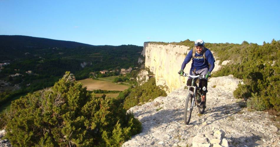 Grande traversée de Vaucluse en VTT - Etape 5 De Saint-Saturnin-les-Apt à Fontaine-de-Vaucluse@William Fautre