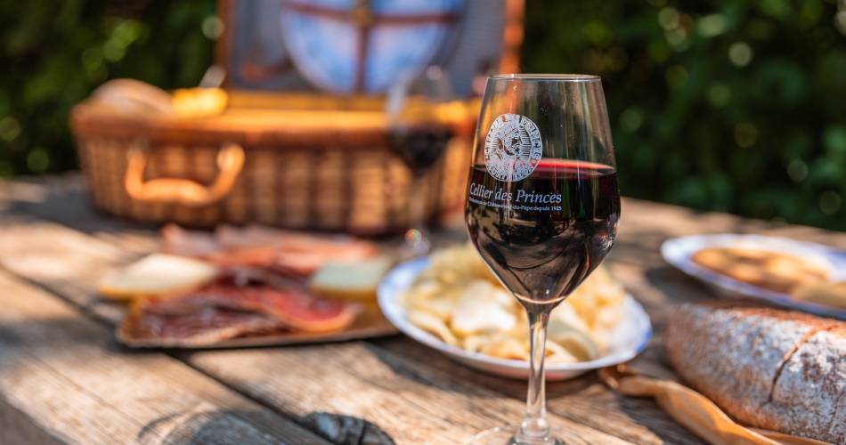 Bike ride into the vineyards of Châteauneuf-du-Pape@Cellier des Prince - Jeff Habourdin Photographe