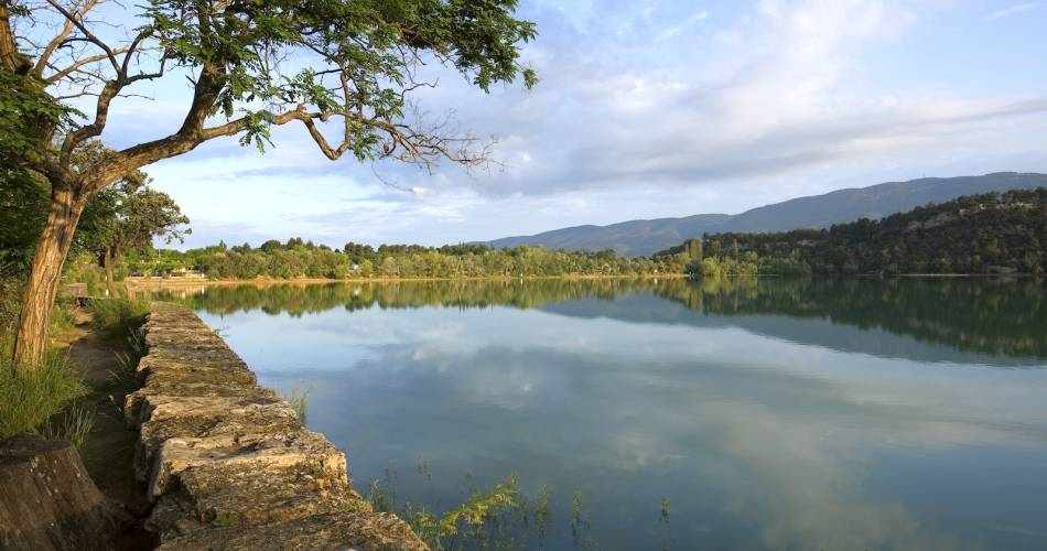 L'Etang de La Bonde - Cabrières-d'Aigues - Loisirs sportifs - Provence Guide