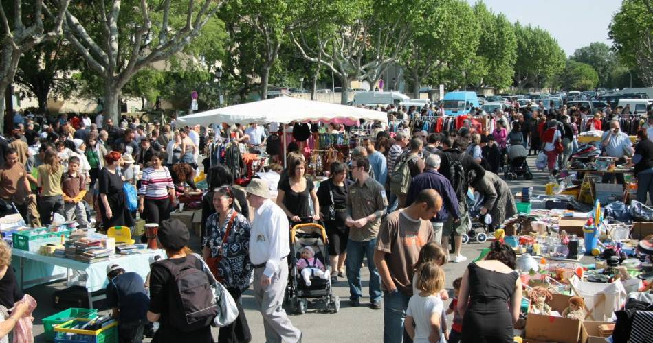 Vide-grenier d'automne de Villeneuve lez Avignon@@mairie de Villeneuve lez Avignon
