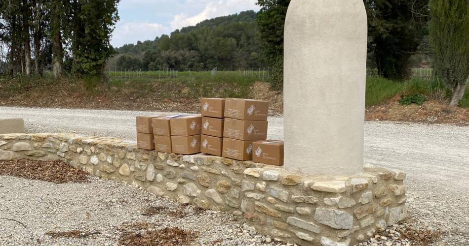 Jas Laurine - Domaine Escaravailles@Jas Laurine - Domaine des Escaravailles