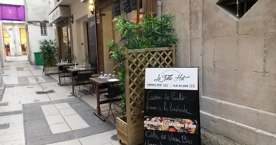 Restaurant La Table Hot - Bar à vin@©librededroits