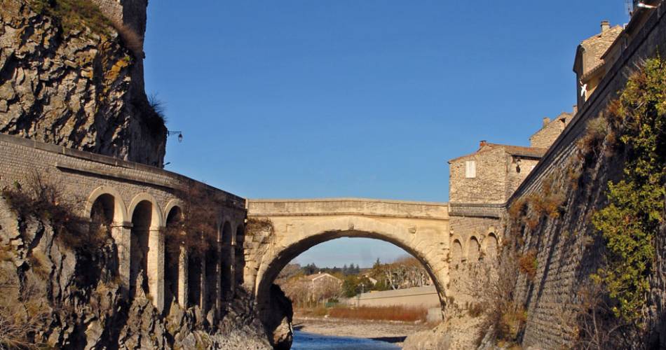 Le Pont Romain Vaison la Romaine Patrimoines Culturels Provence Guide Le Pont Romain Vaison la Romaine Patrimoines Culturels Provence Guide