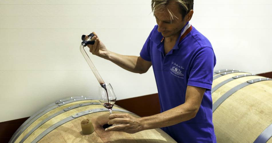 Tasting Wines from the Barrels at Pavillon Bouachon@©Pavillon Bouachon
