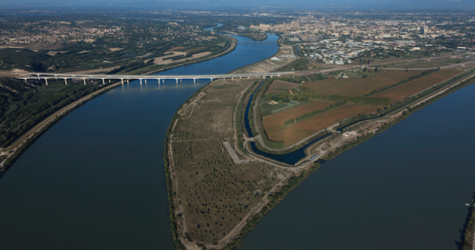 Randonnée pédestre - Parcours zone de la Confluence - La rencontre mythique du fleuve maître, le Rhône et de la capricieuse Durance.@©DR