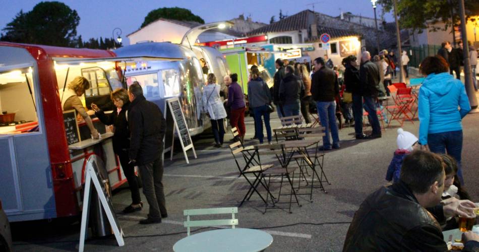Les soirées Food trucks de Rochefort-du-Gard@@ Thierry Allard / Objectif Gard
