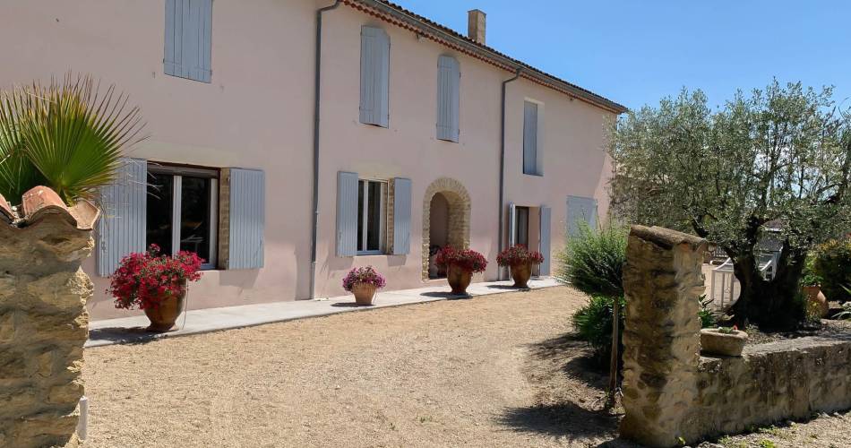 La Bastide Neuve, gîte à Villelaure@La Bastide Neuve
