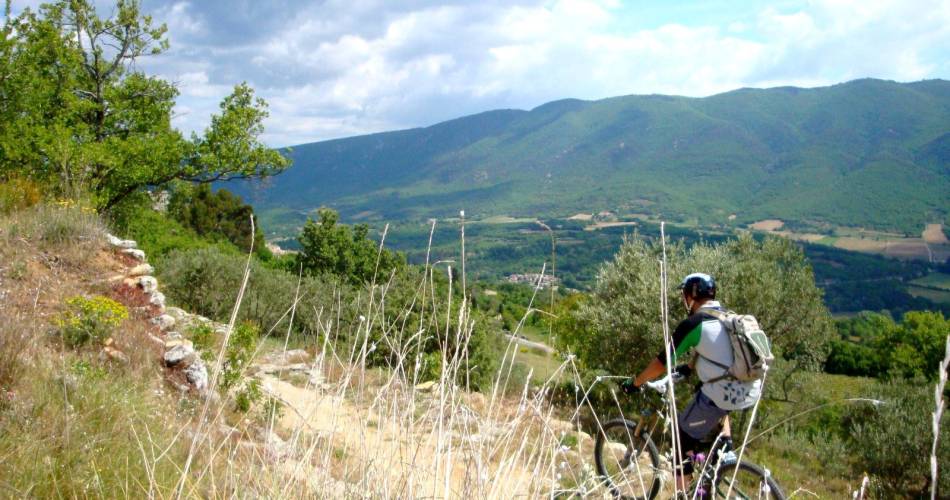 Mountainbikeroute n°57 - Het plateau van Caseneuve@© Maison du Parc du Luberon