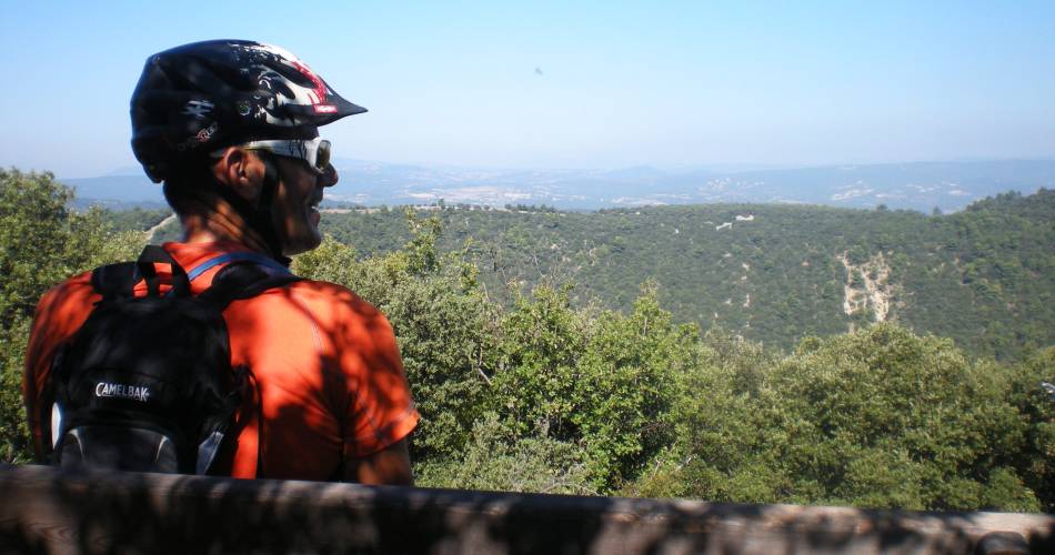 MTB Nr. 8 - Grand Tour des Collines von Manosque mit dem Mountainbike@© Maison du Parc du Luberon
