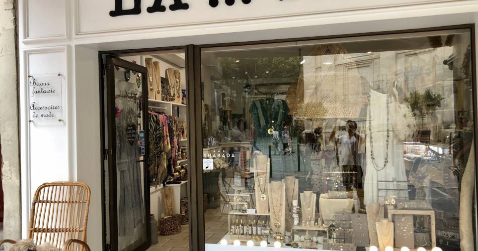 L'A. Stone@Extérieur